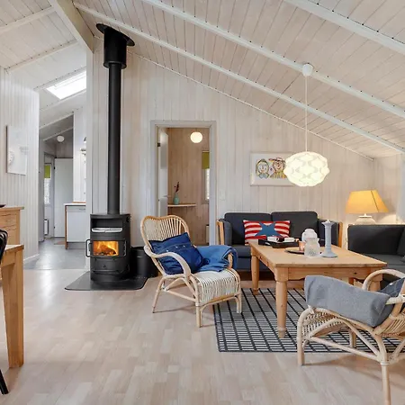 Hébergement de vacances Magnifique Maison À Knebel Avec Sauna *