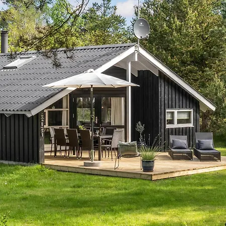 Hébergement de vacances Magnifique Maison À Knebel Avec Sauna Knebel